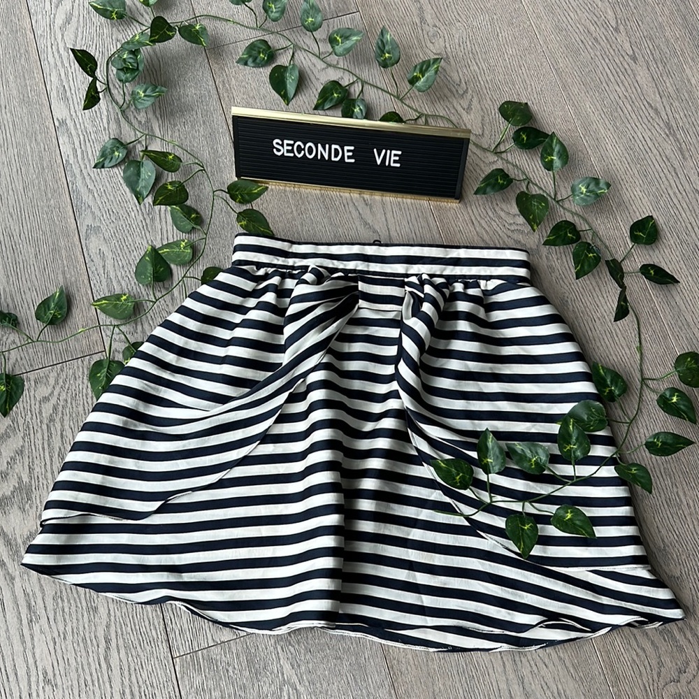 H&M navy/ white striped skirt